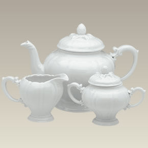 Scalloped Tea Set, 32 oz, 7" high