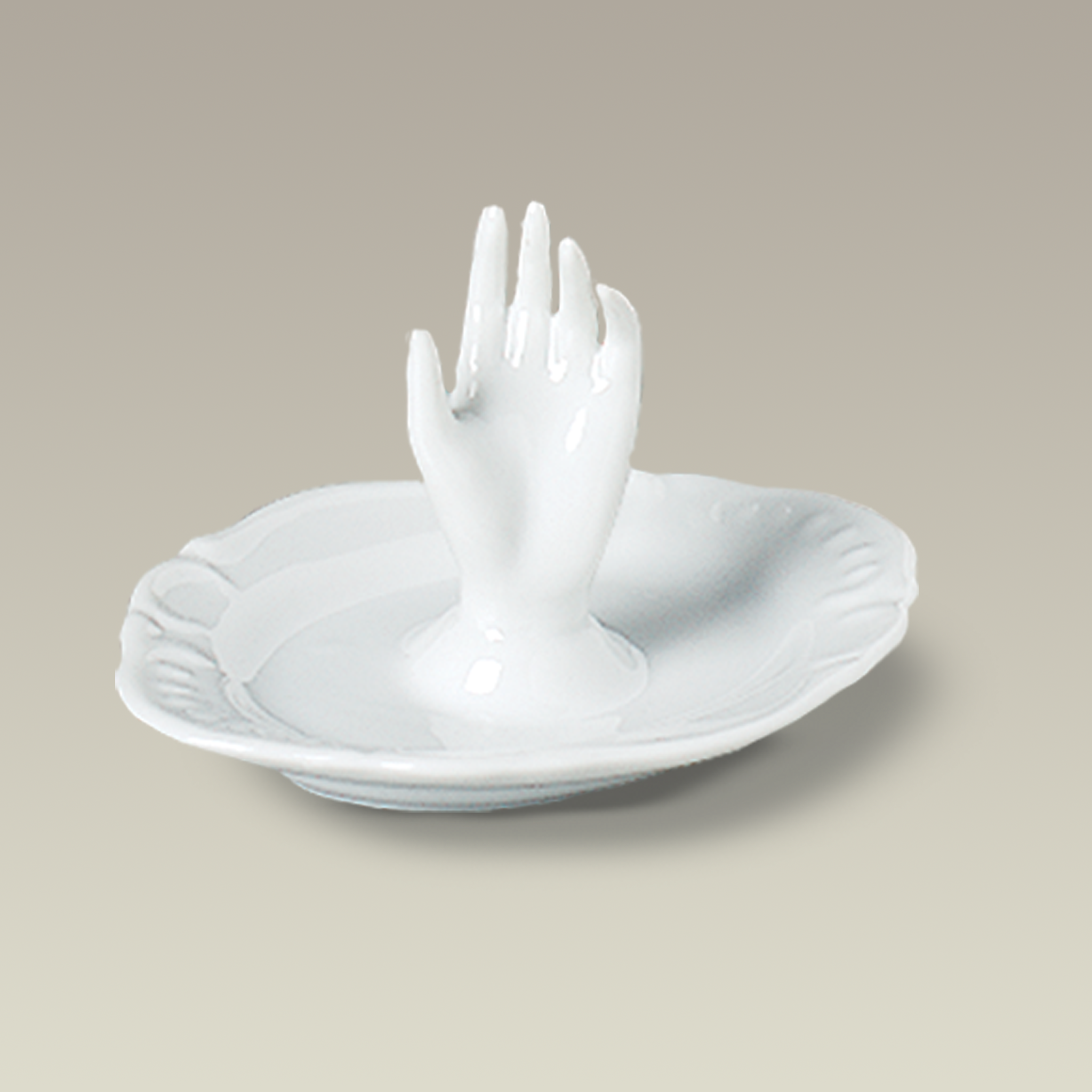 4" Hand Shaped Ring Tree