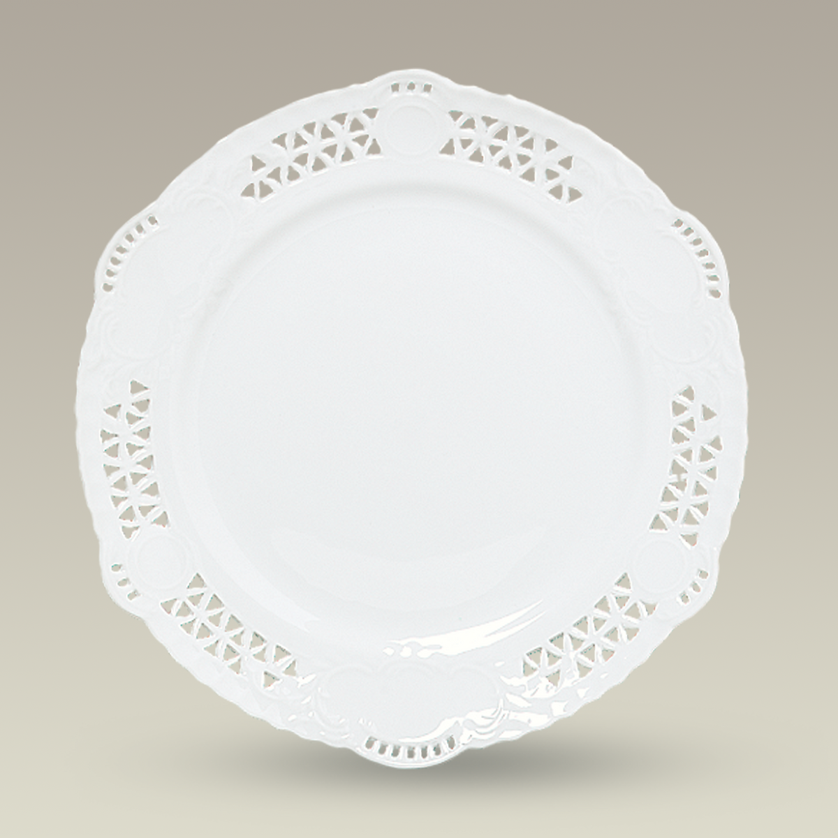 9.25" Openwork Dresden Style Plate