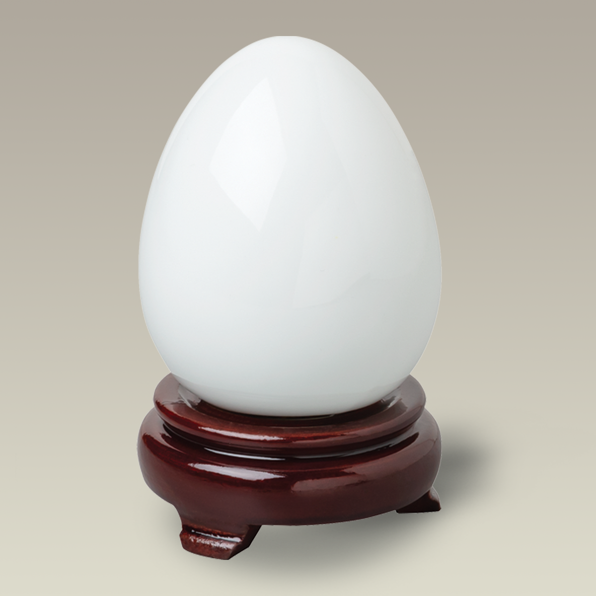 4.50" Glazed Egg with Wood Base