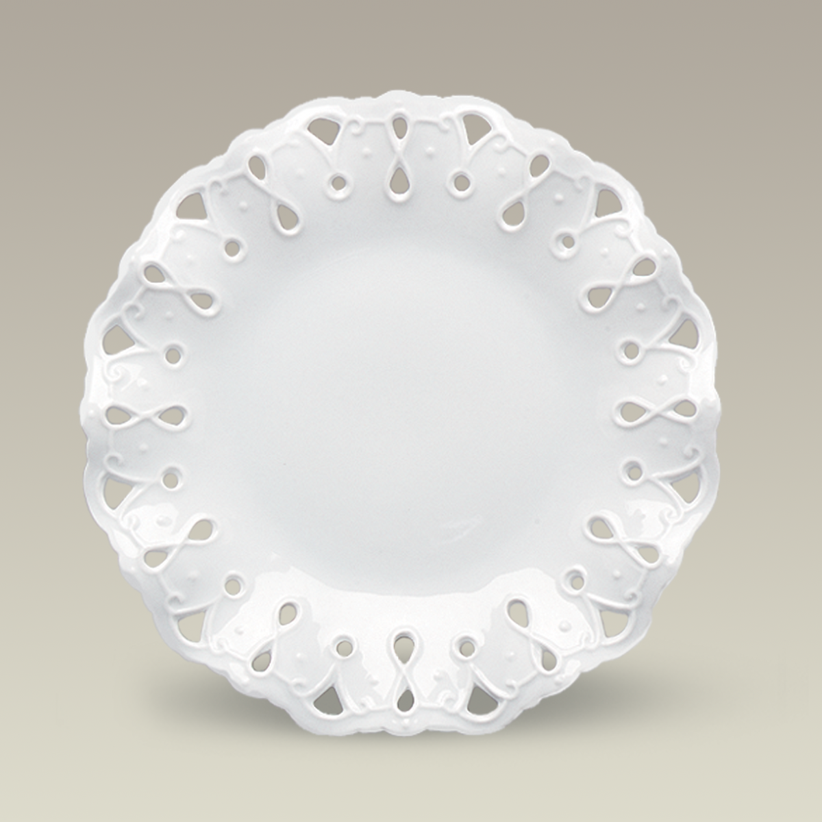8.75" Fluted Openwork Plate