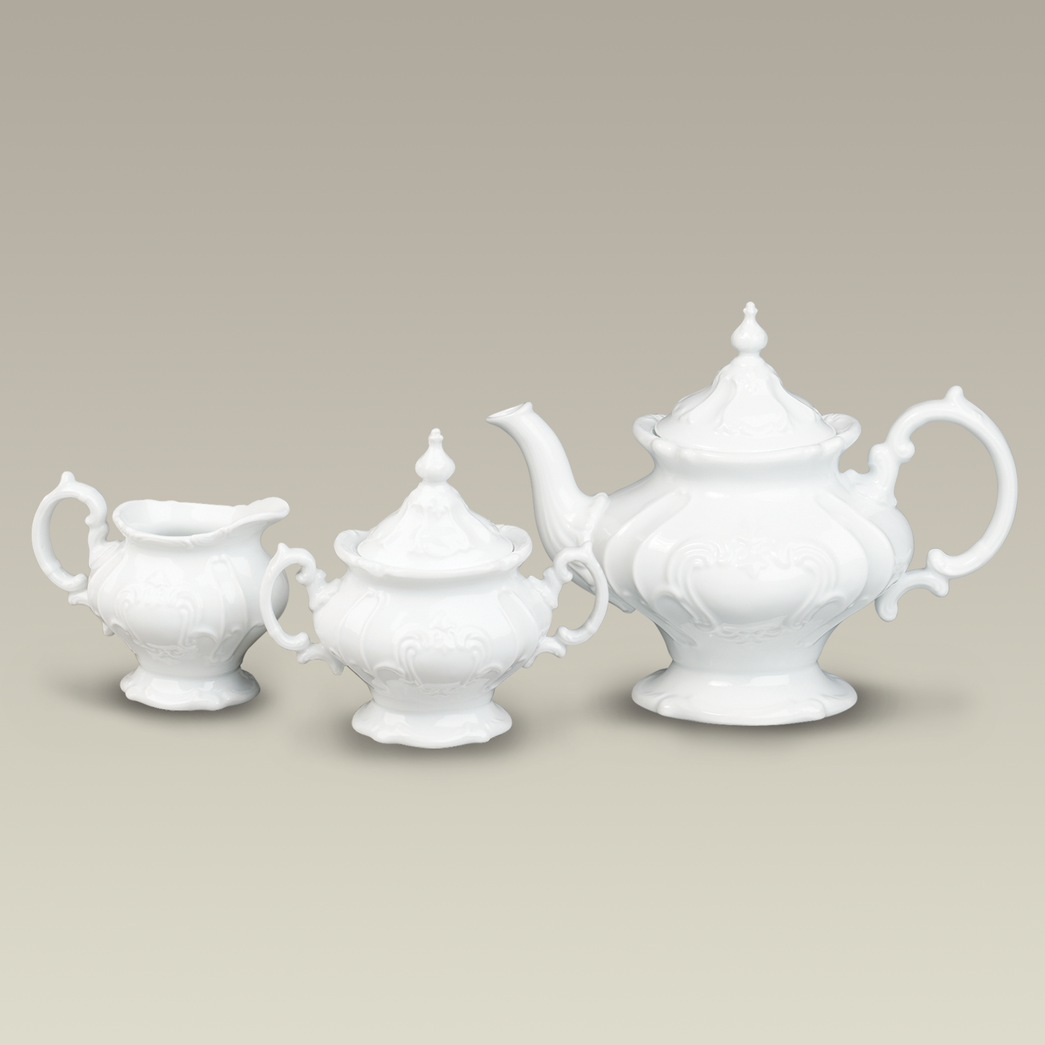 Pedestal Tea Set with 38 oz. Teapot