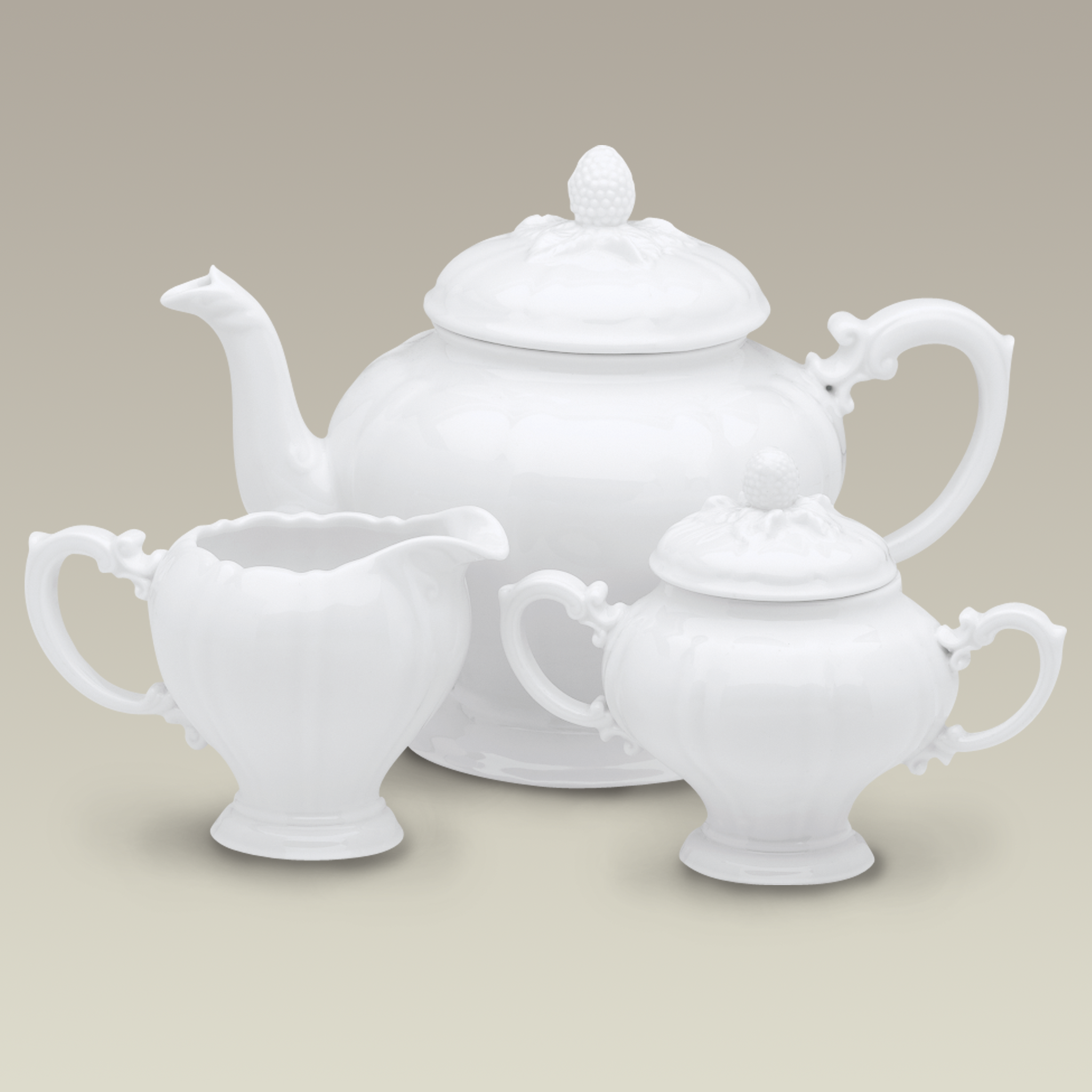 Scalloped Tea Set, 32 oz, 7" high