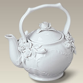 11 oz. Roses Teapot